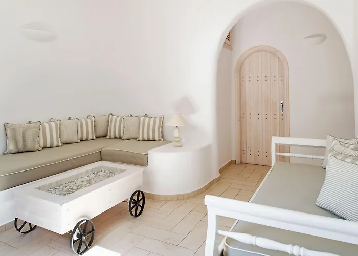 Evgenia & By Calm Collection 2* Fira (Santorini)