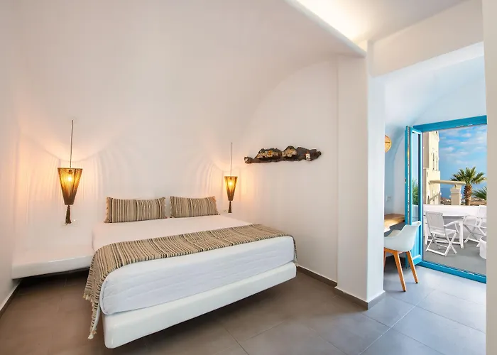 Evgenia & By Calm Collection 2* Fira (Santorini)