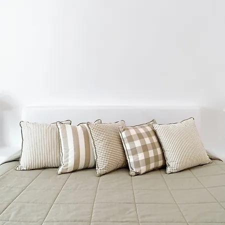 Evgenia & By Calm Collection ホテル