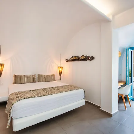 Evgenia & By Calm Collection 2* サントリーニ