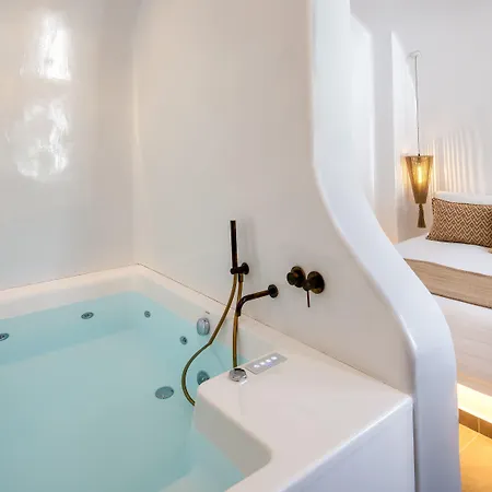 Otel Evgenia & By Calm Collection Fira (Santorini)