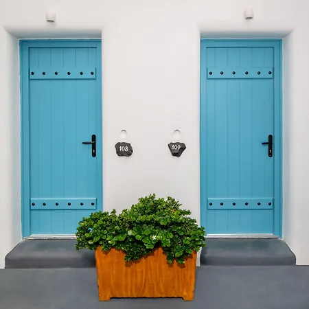 Hotel Evgenia & By Calm Collection Fira (Santorini)