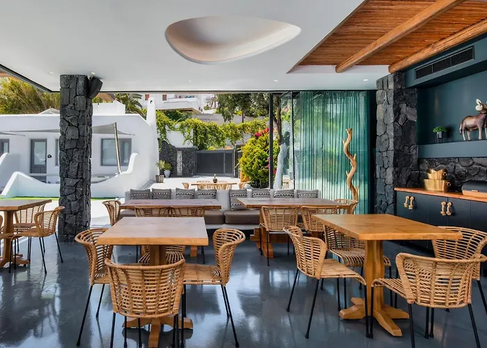 Evgenia & By Calm Collection 酒店