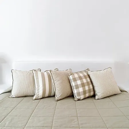 מלון Evgenia & By Calm Collection 2*