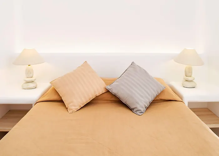 Evgenia & By Calm Collection Hotell Fira (Santorini)